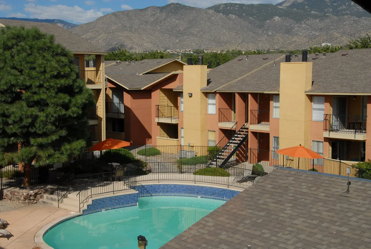 Arrowhead Pointe