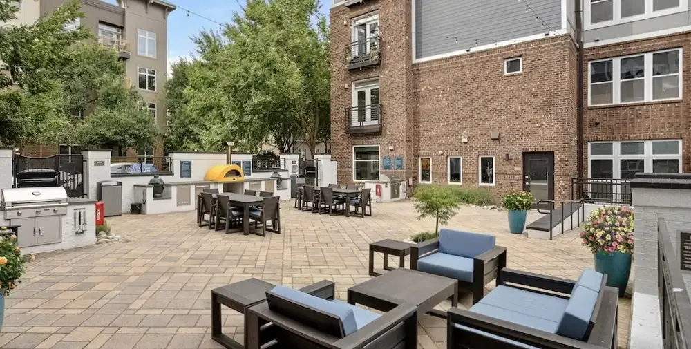Metro 808 Apartments