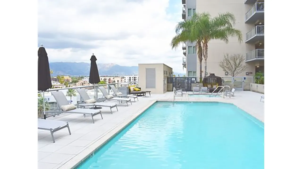 NoHo 14