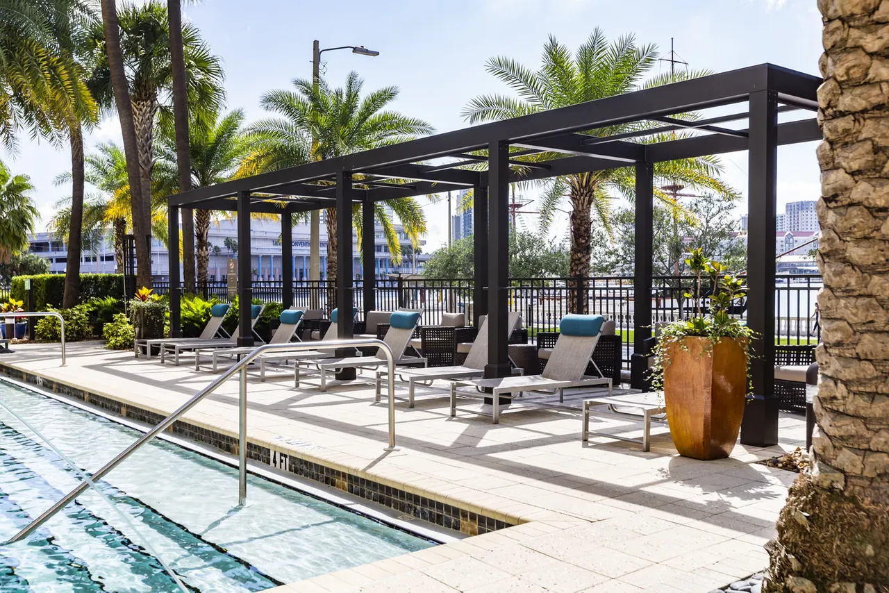 2 Bayshore Luxury Waterfront Apartments