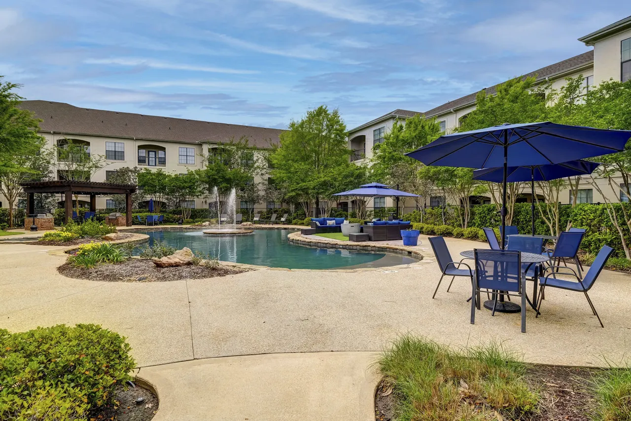 Paramount at Cedar Lodge