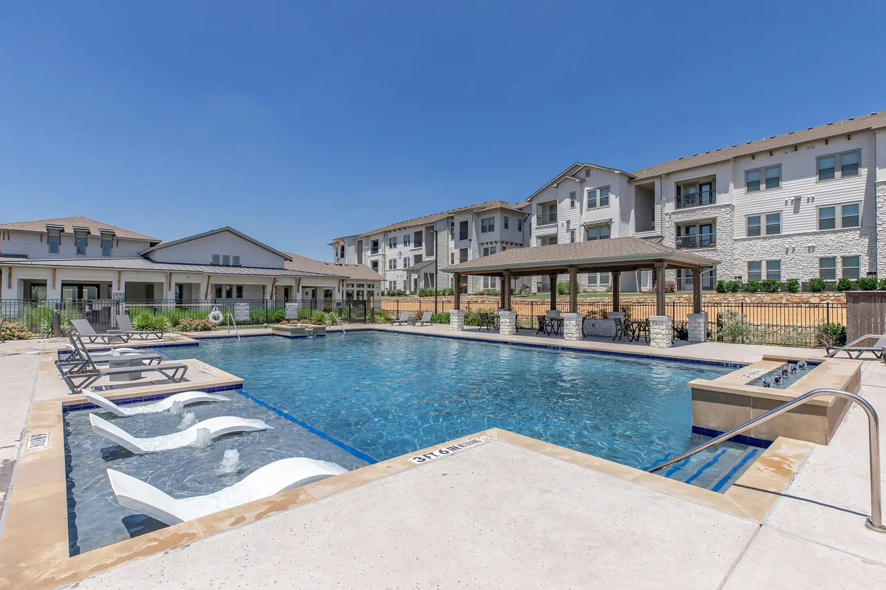 Chisholm Trace Apartments