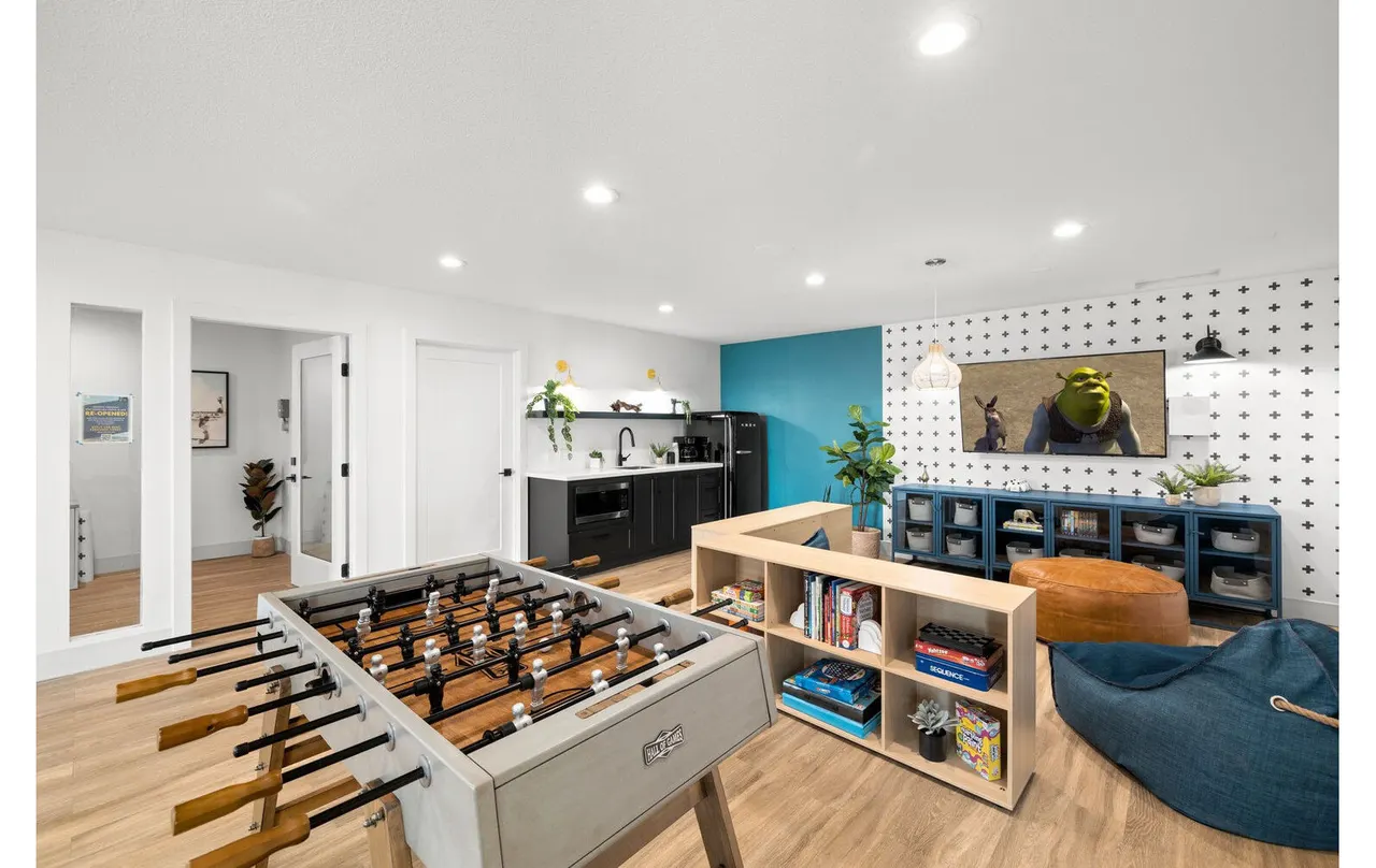 Lake Crest Apartments