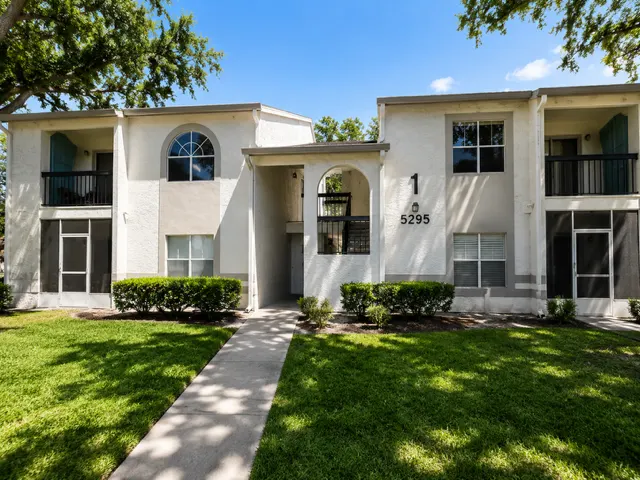 Images Condominiums
