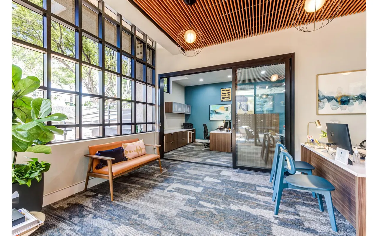 Los Feliz Club Apartments