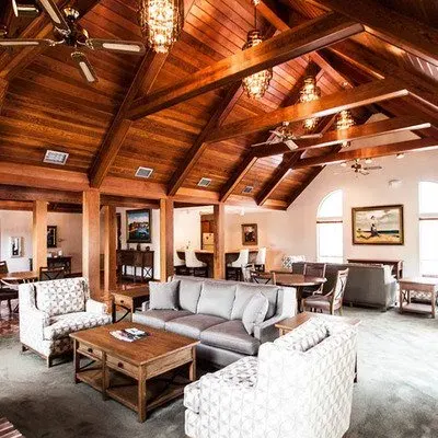 Crystal Pointe Apartments