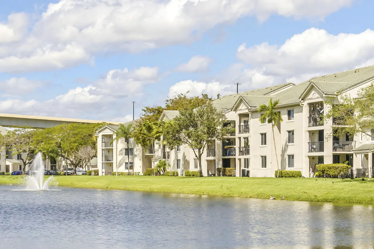 New River Cove Apartments