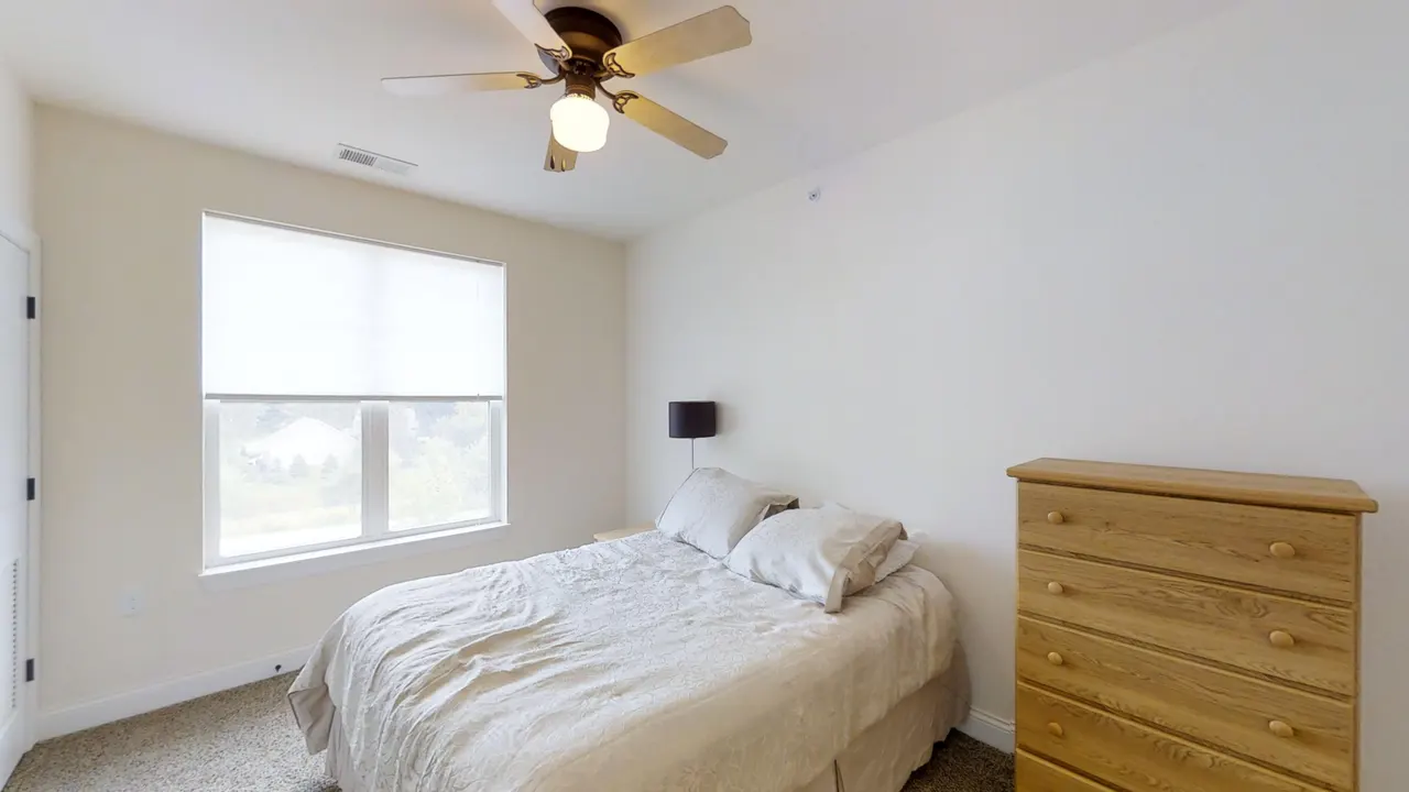 Delafield Lakes Apartments
