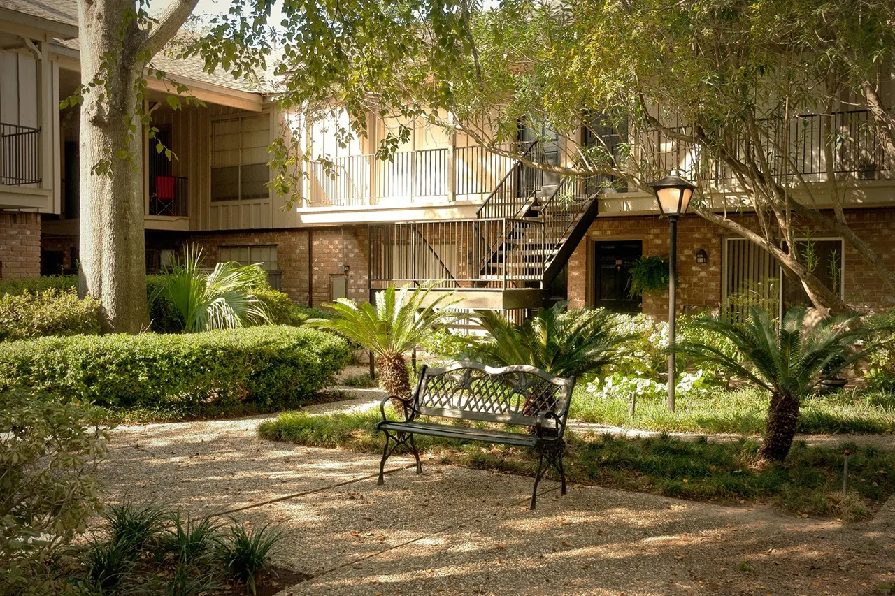 9900 Memorial Apartments