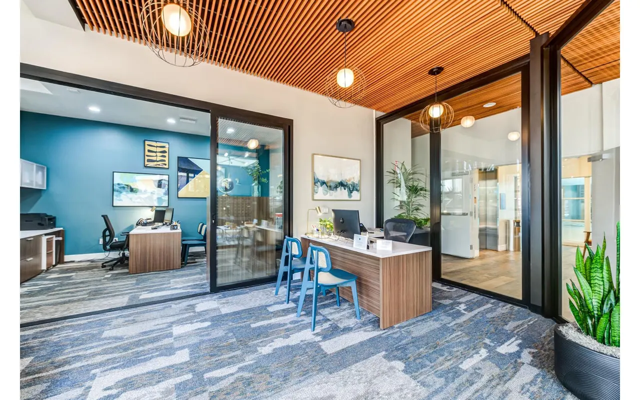 Los Feliz Club Apartments