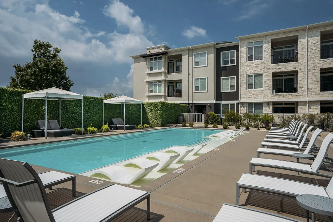 Lakeshore Pearl