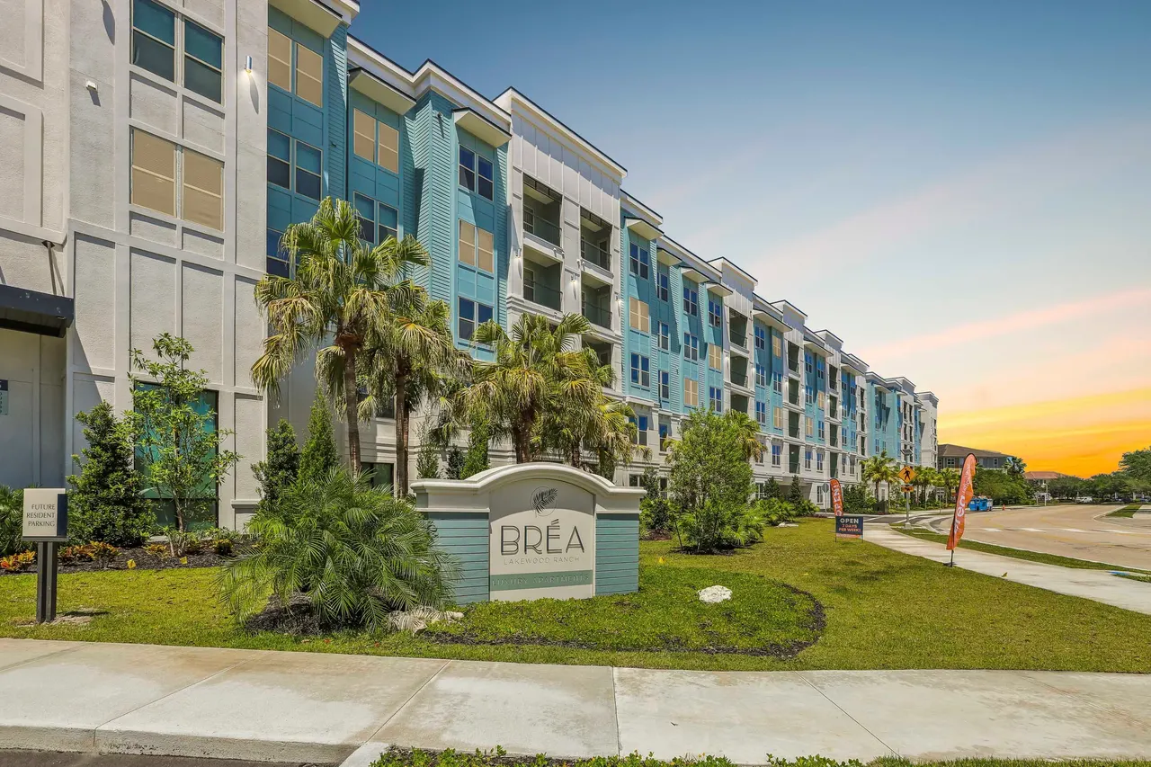 Brea Lakewood Ranch Apartments
