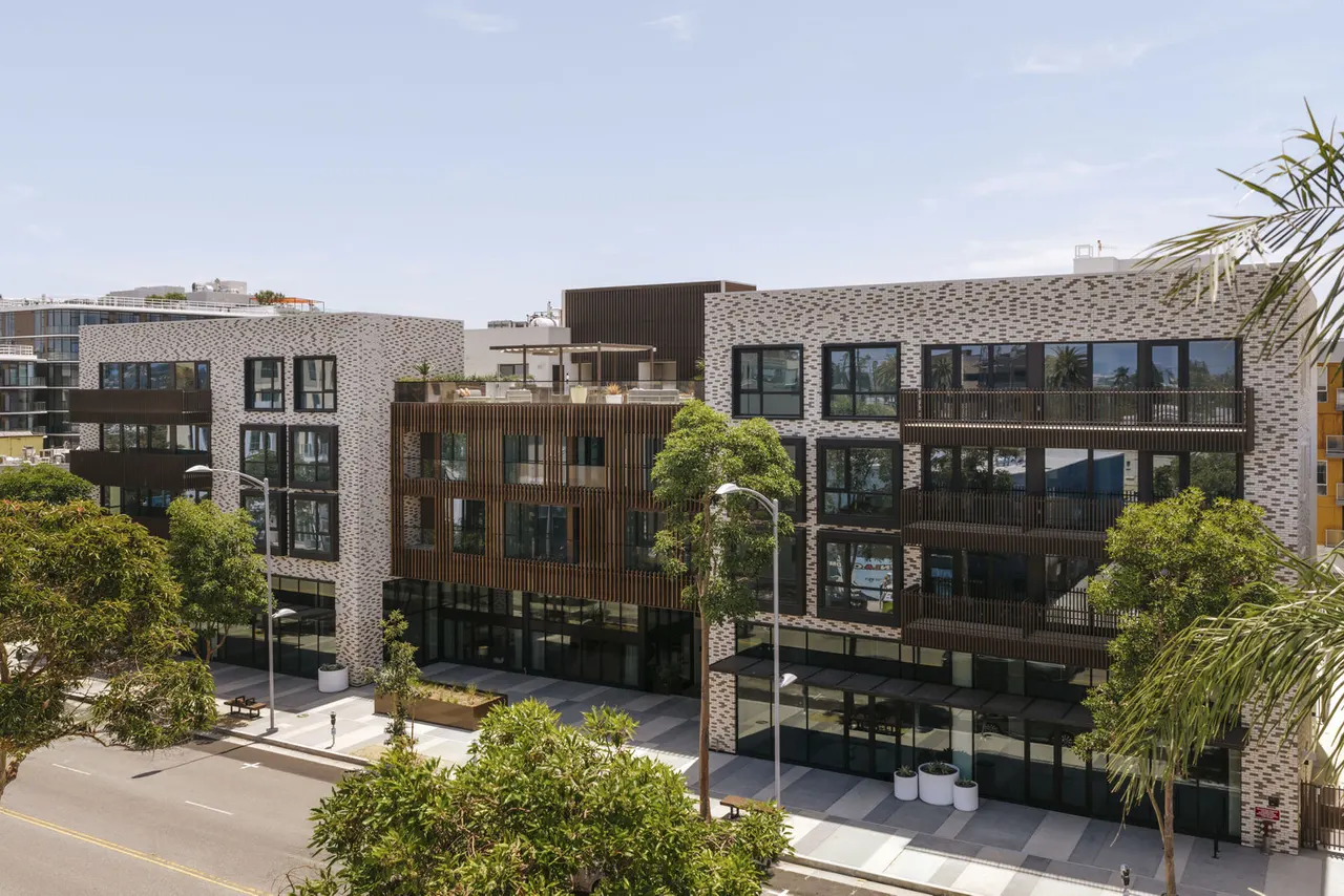 Santa Monica Collection - 1430 Lincoln
