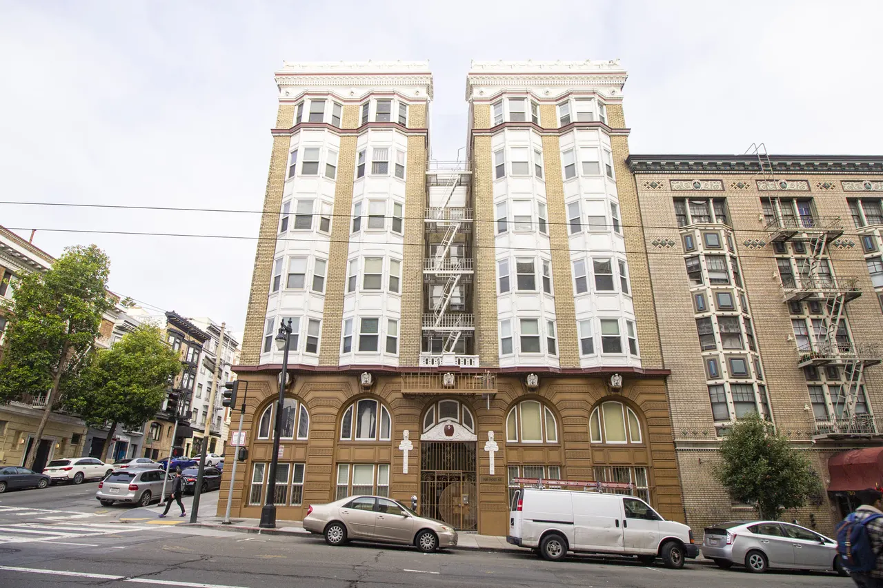 798 Post Apartments