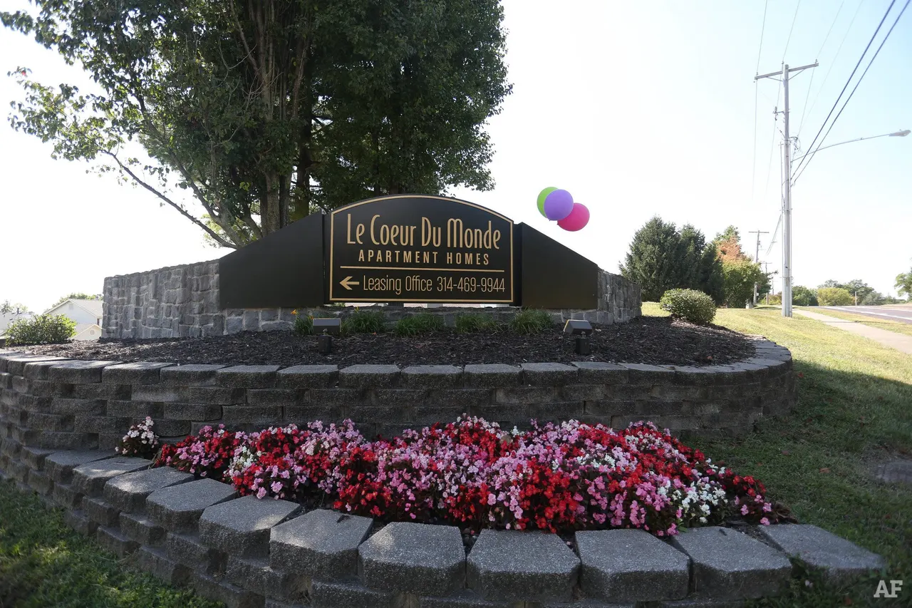 Le Coeur Du Monde Apartments
