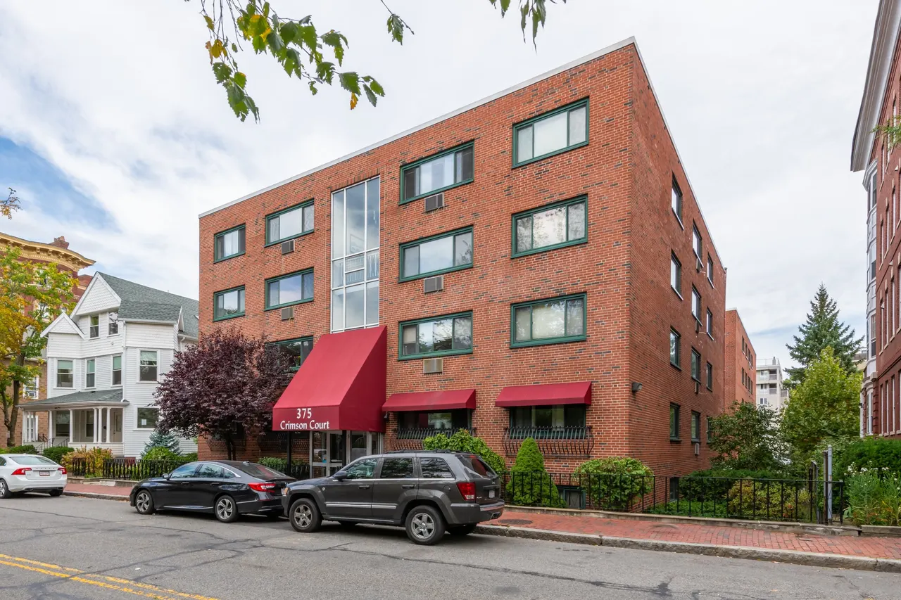 Crimson Court