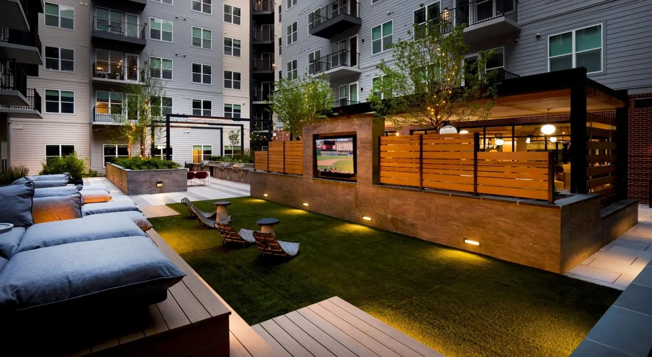 Modera Clarendon