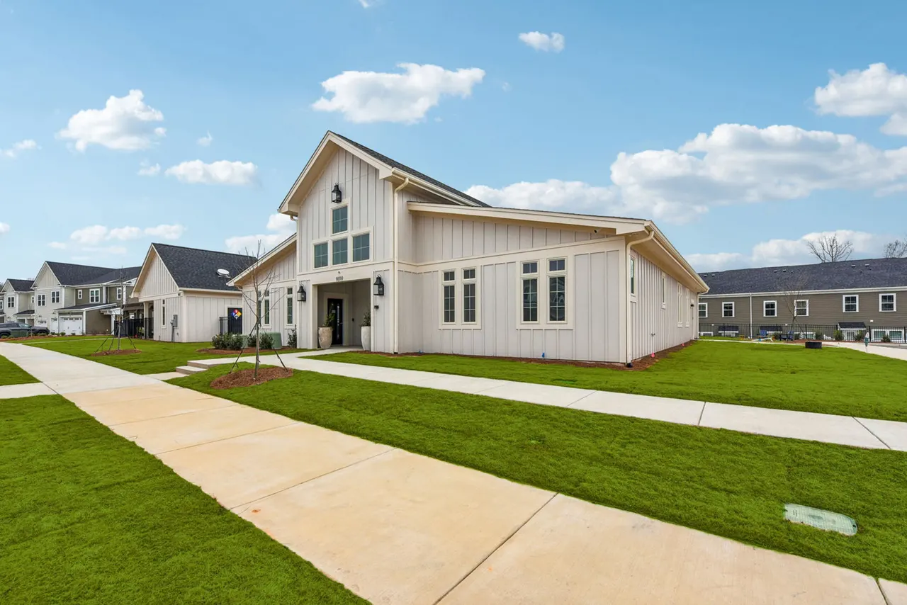 Oak Lake Townhomes
