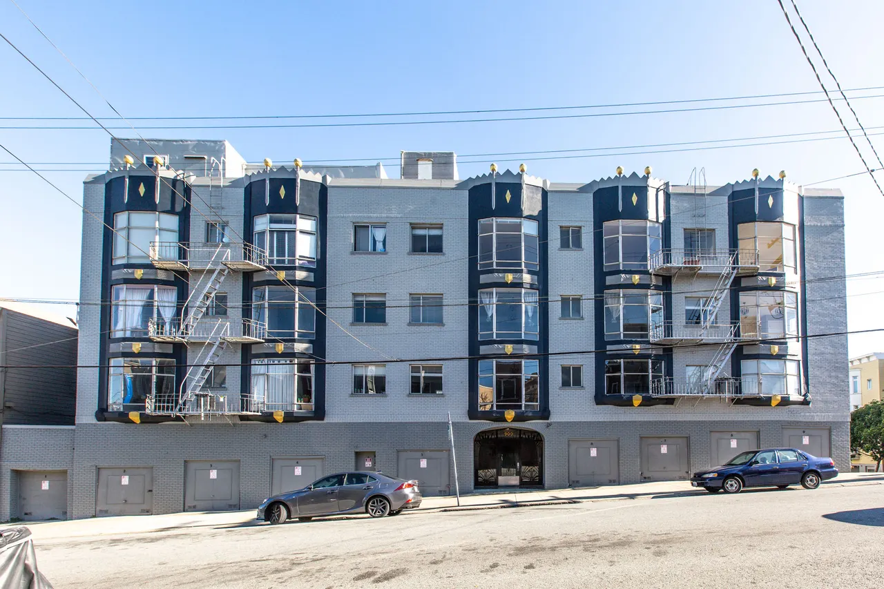 900 Broderick Apartments