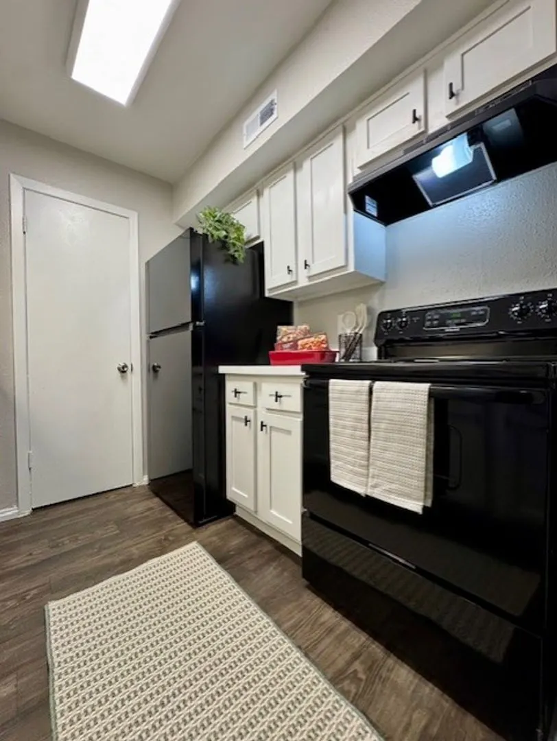 Cross Creek Apartments
