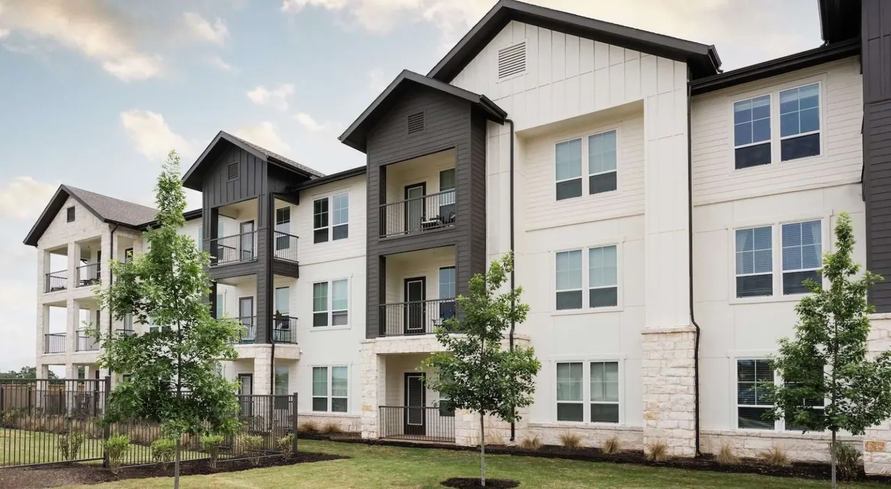 1846 Apartment Community