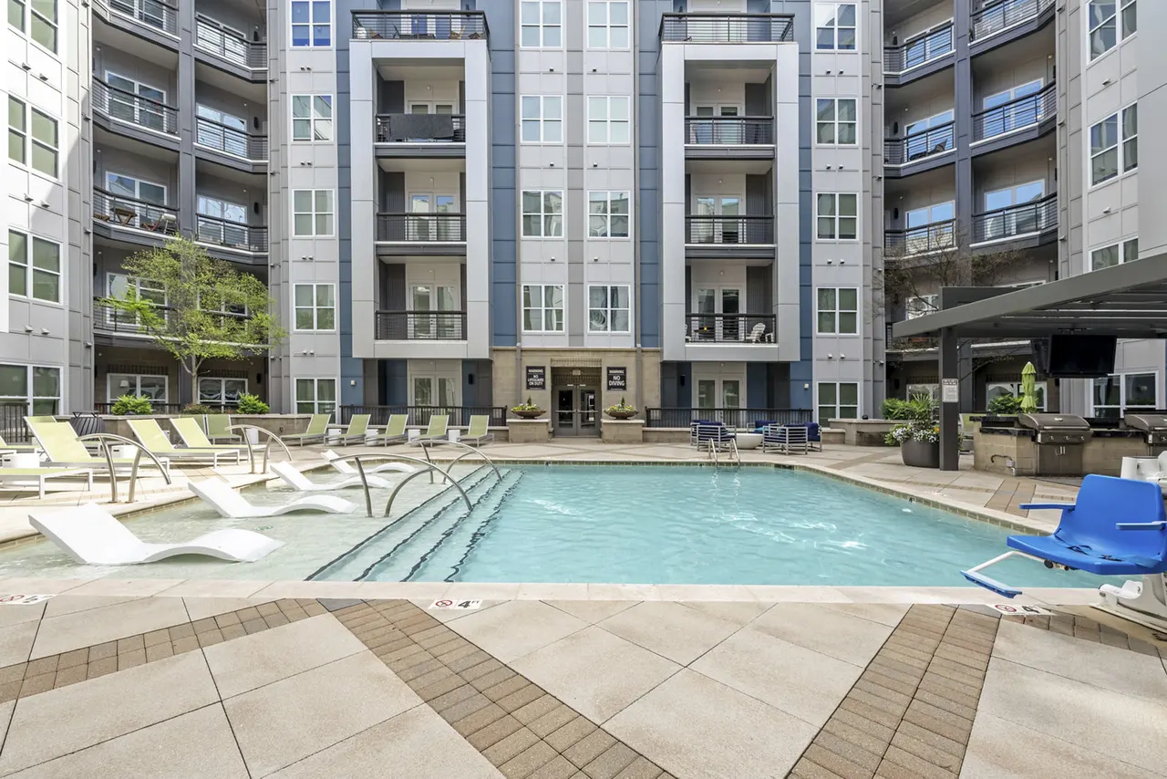 Circa Uptown Apartments