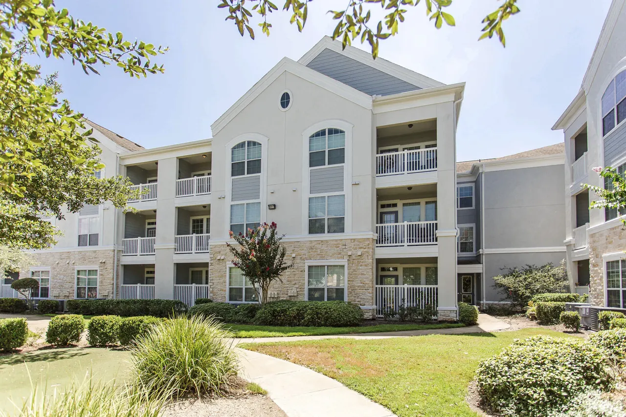 The Grand Parkway Apartments