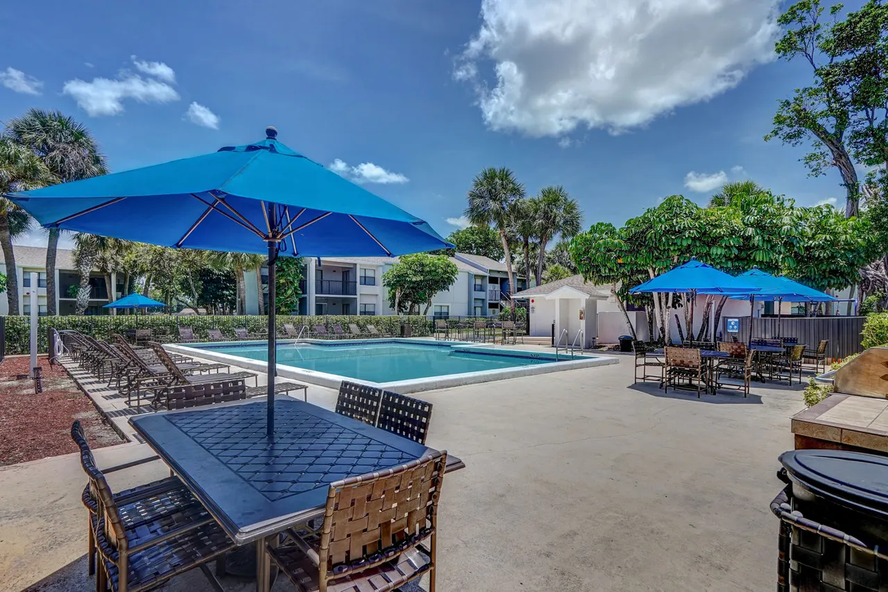 Plantation Colony Apartments