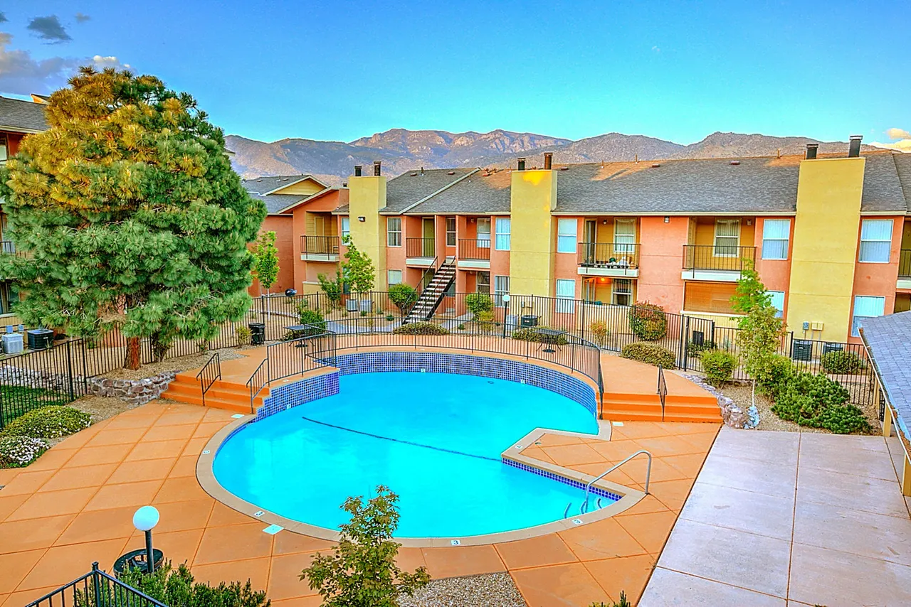 Arrowhead Pointe