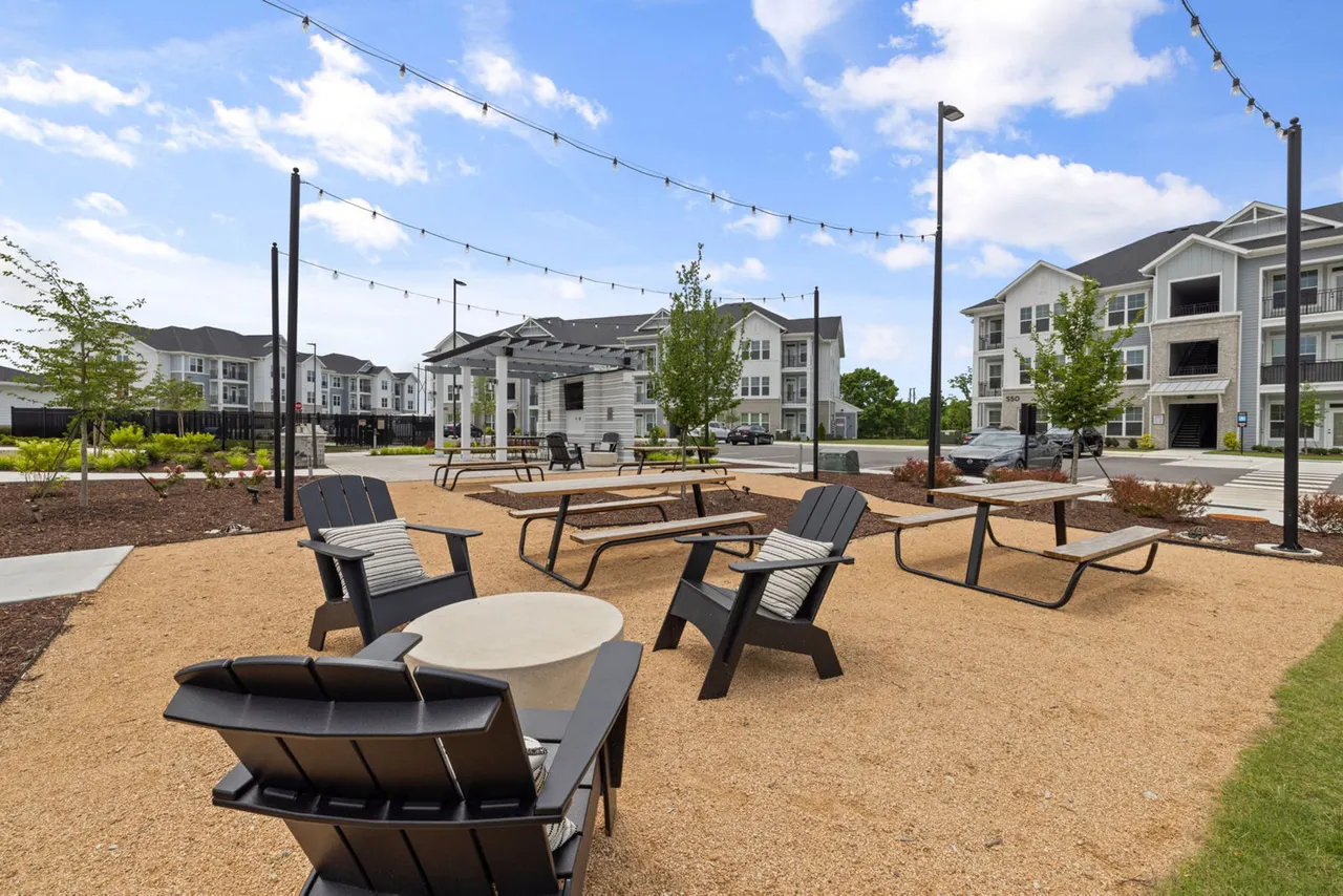 The Lindley at Grove 98 Apartments