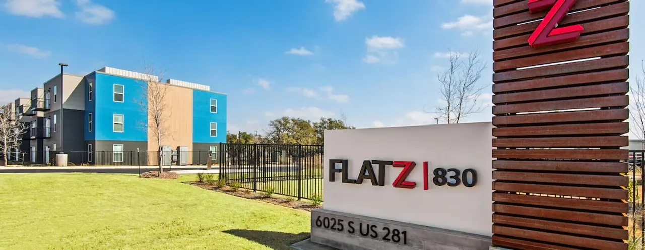 FLATZ 830 Apartments