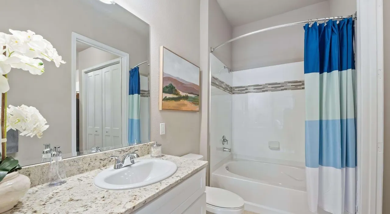 King's Cove Luxury Apartments