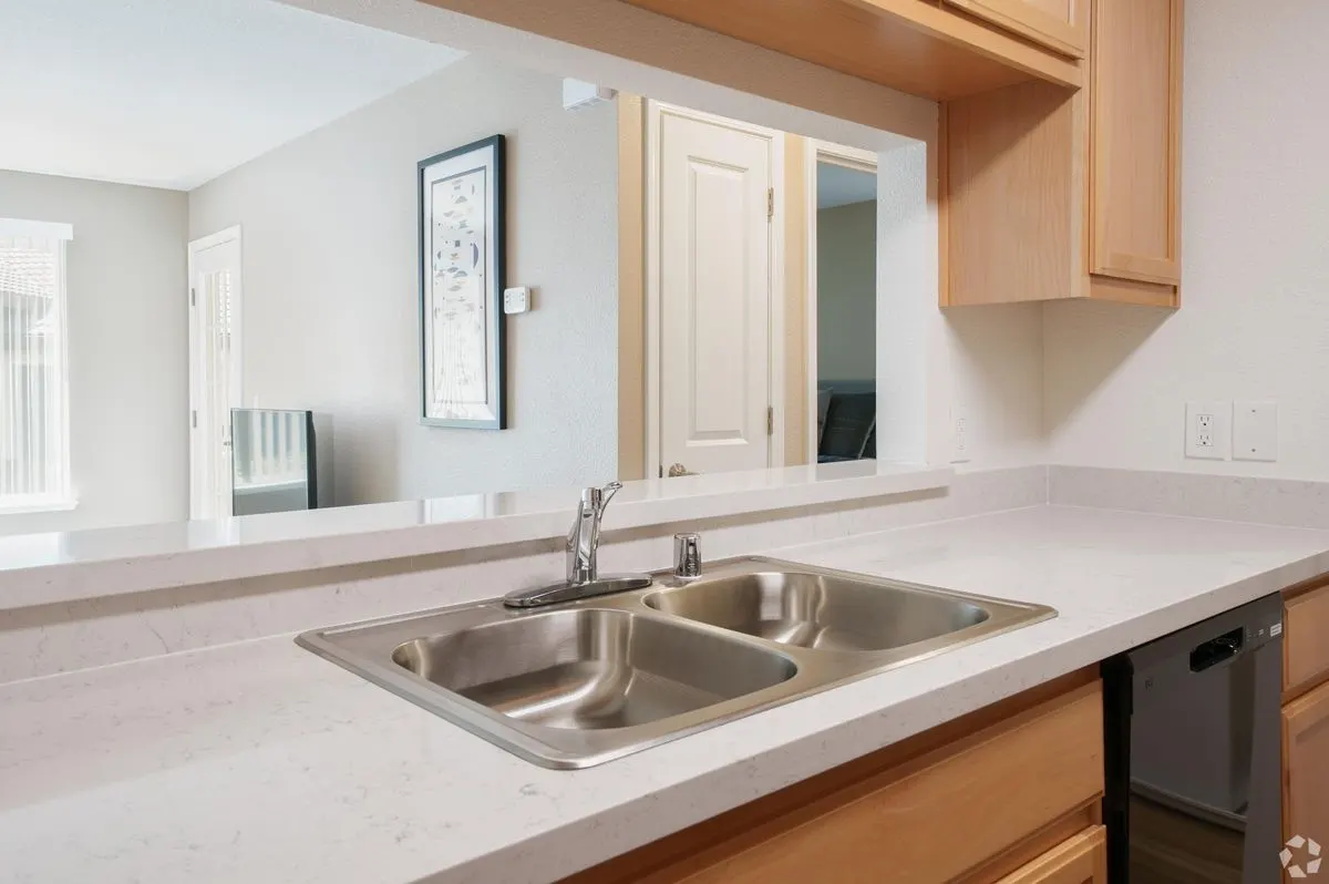 Woodland Hills Apartment Homes
