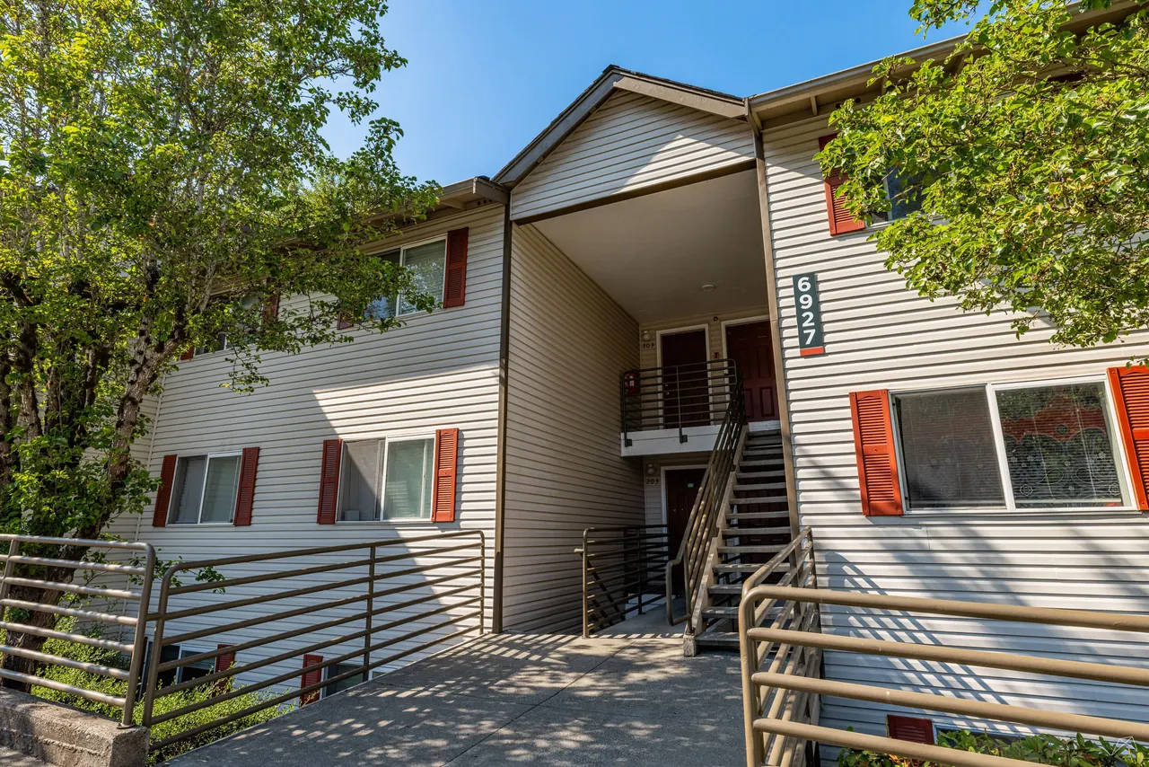 Sitka Heights Apartments