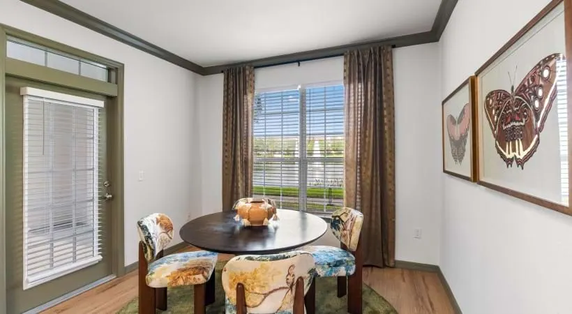 The Lodge at Lakecrest Apartments