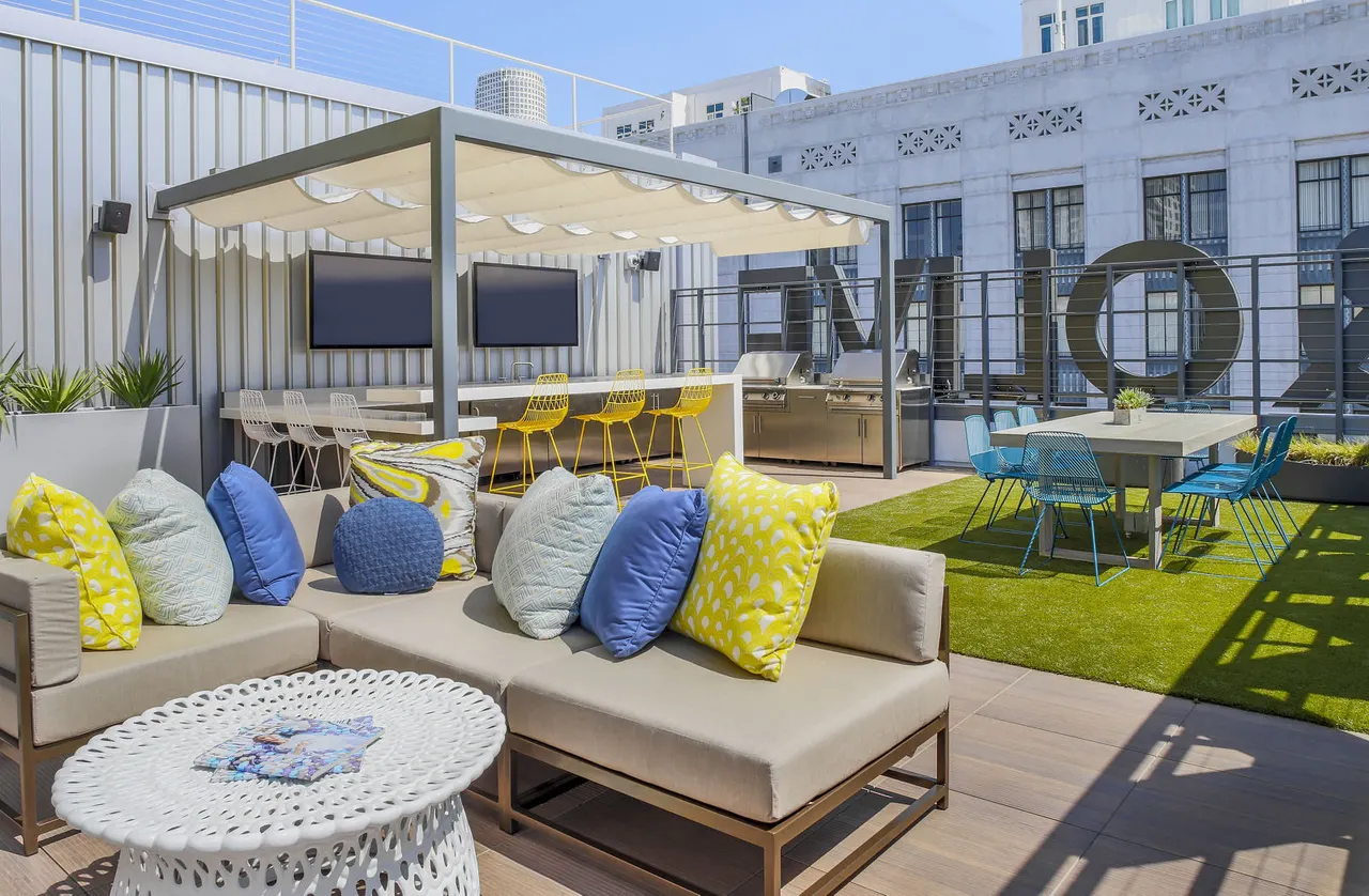 mResidences Olympic &amp; Olive