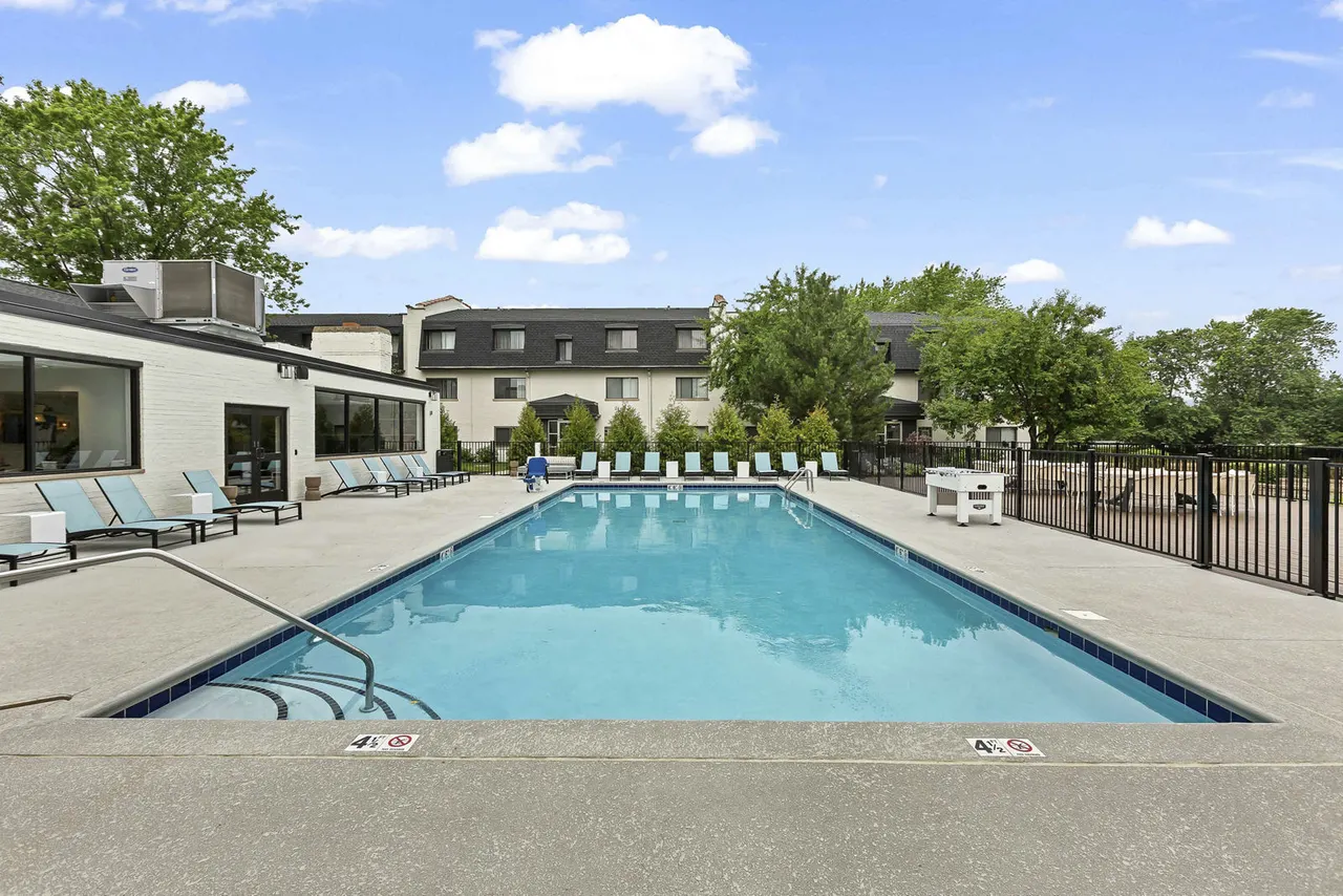 Bourbon Square Apartments