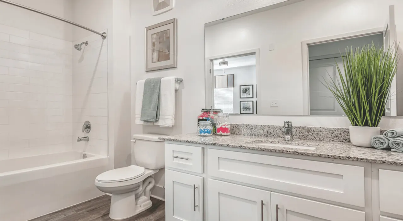 Venice Isles Luxury Apartments