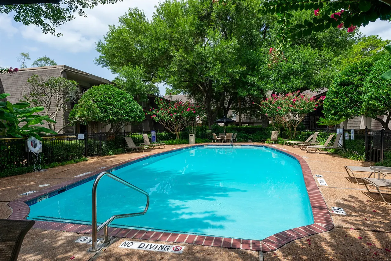 9900 Memorial Apartments