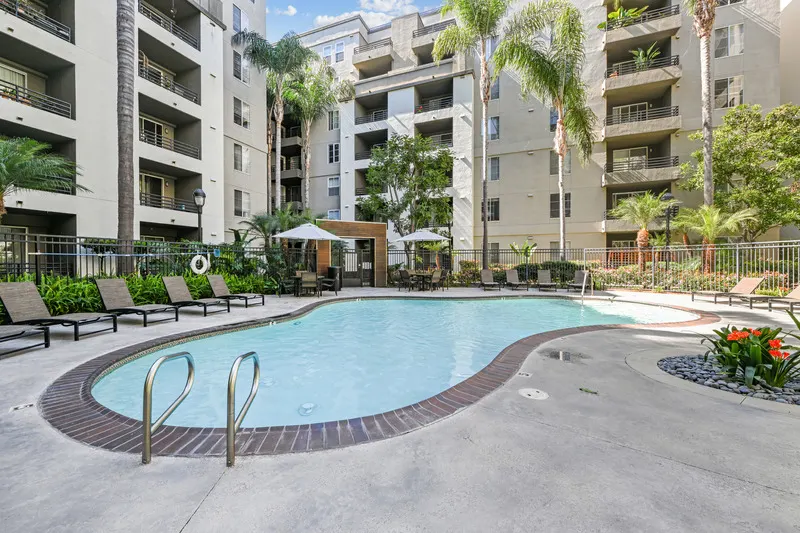 AO Santa Monica Apartments