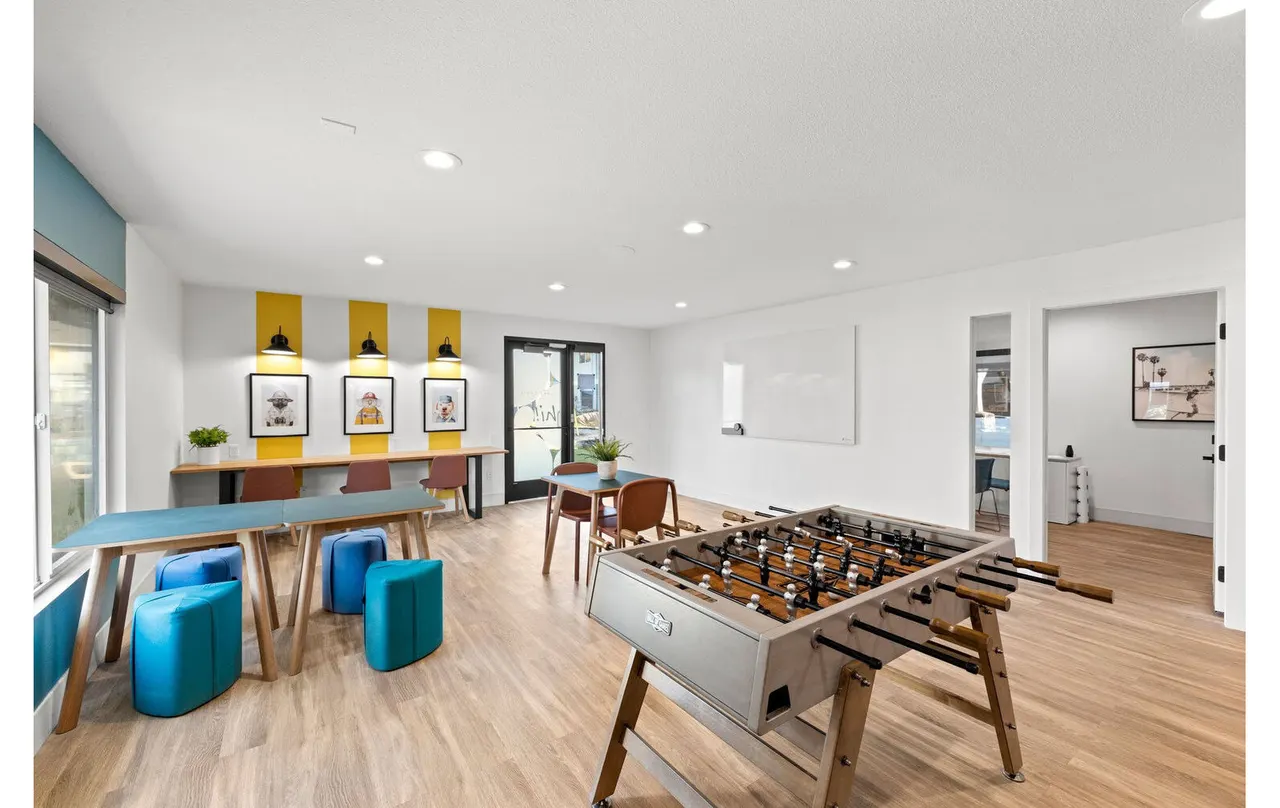 Lake Crest Apartments