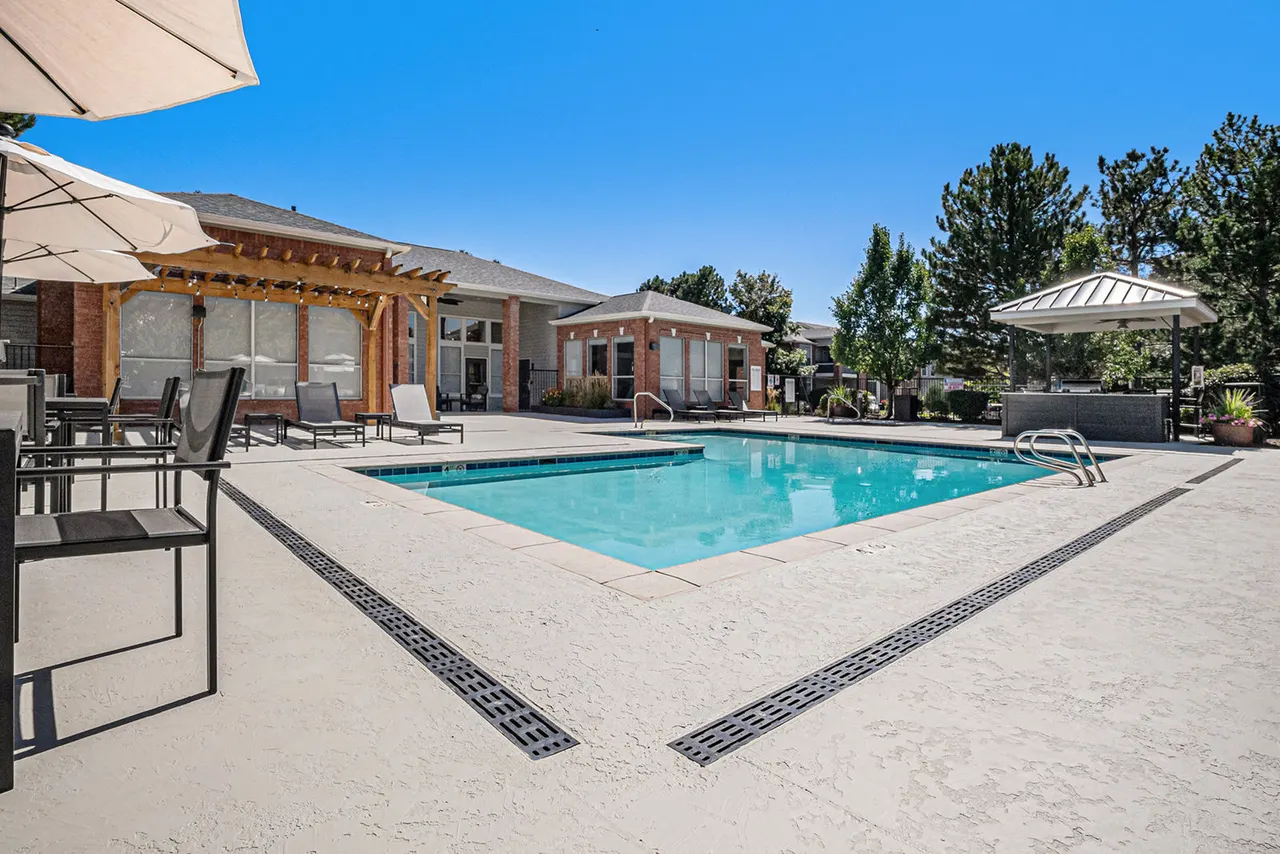 Monte Vista Apartments