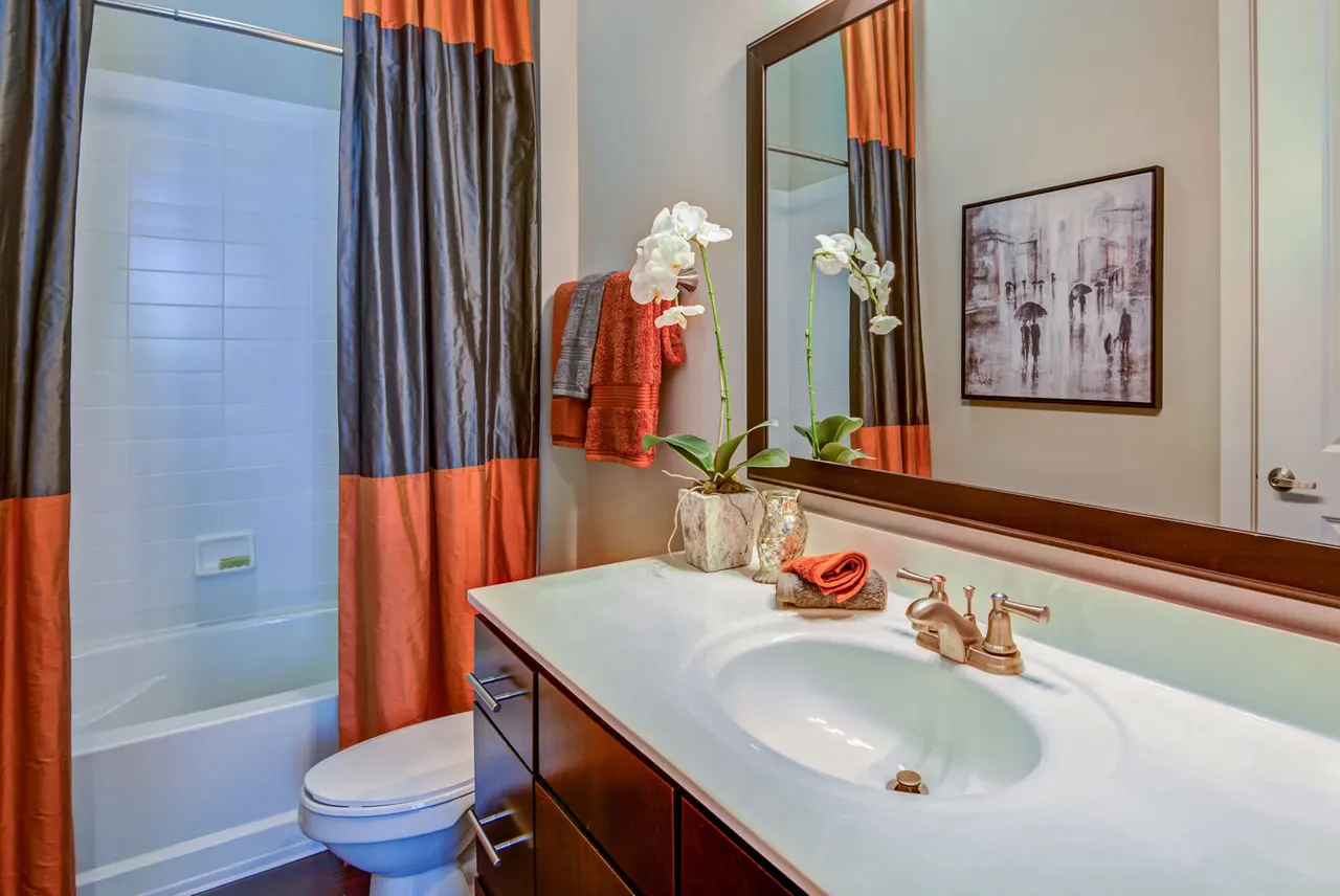 Whitehall Parc Apartment Homes