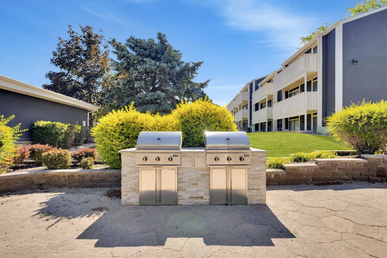 The Pointe at Northridge