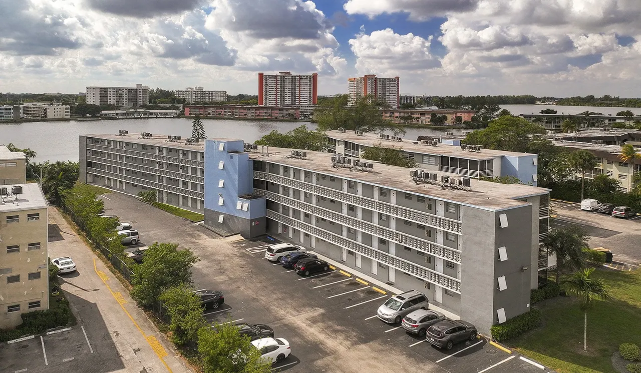 Aventura Oaks Apartment Homes