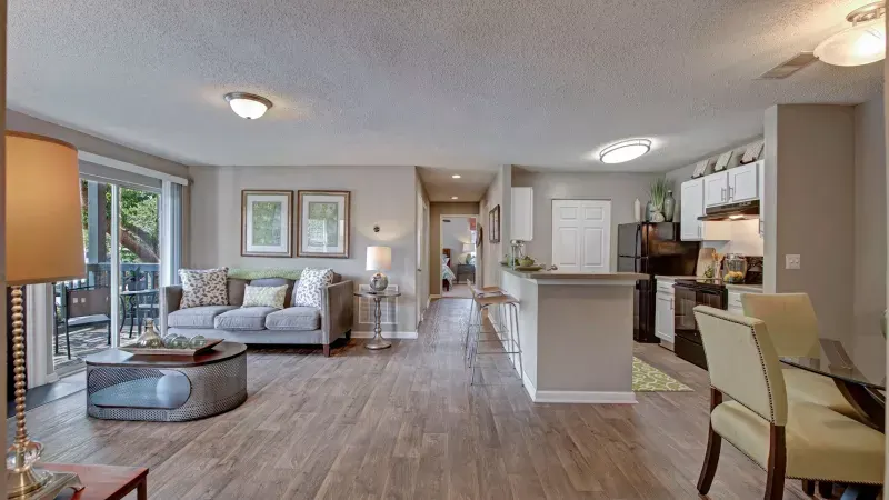 Woodlake Reserve Apartments