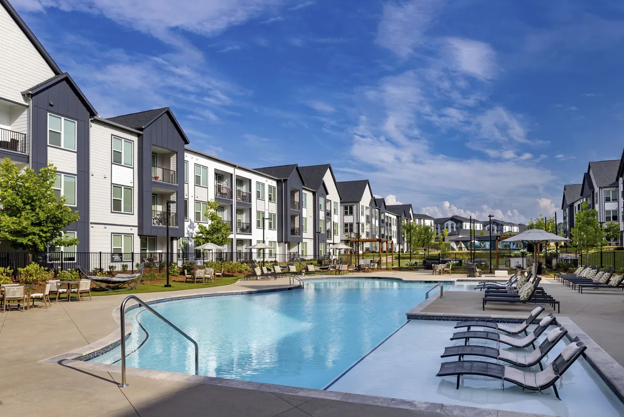 Elan Brookwood Apartments