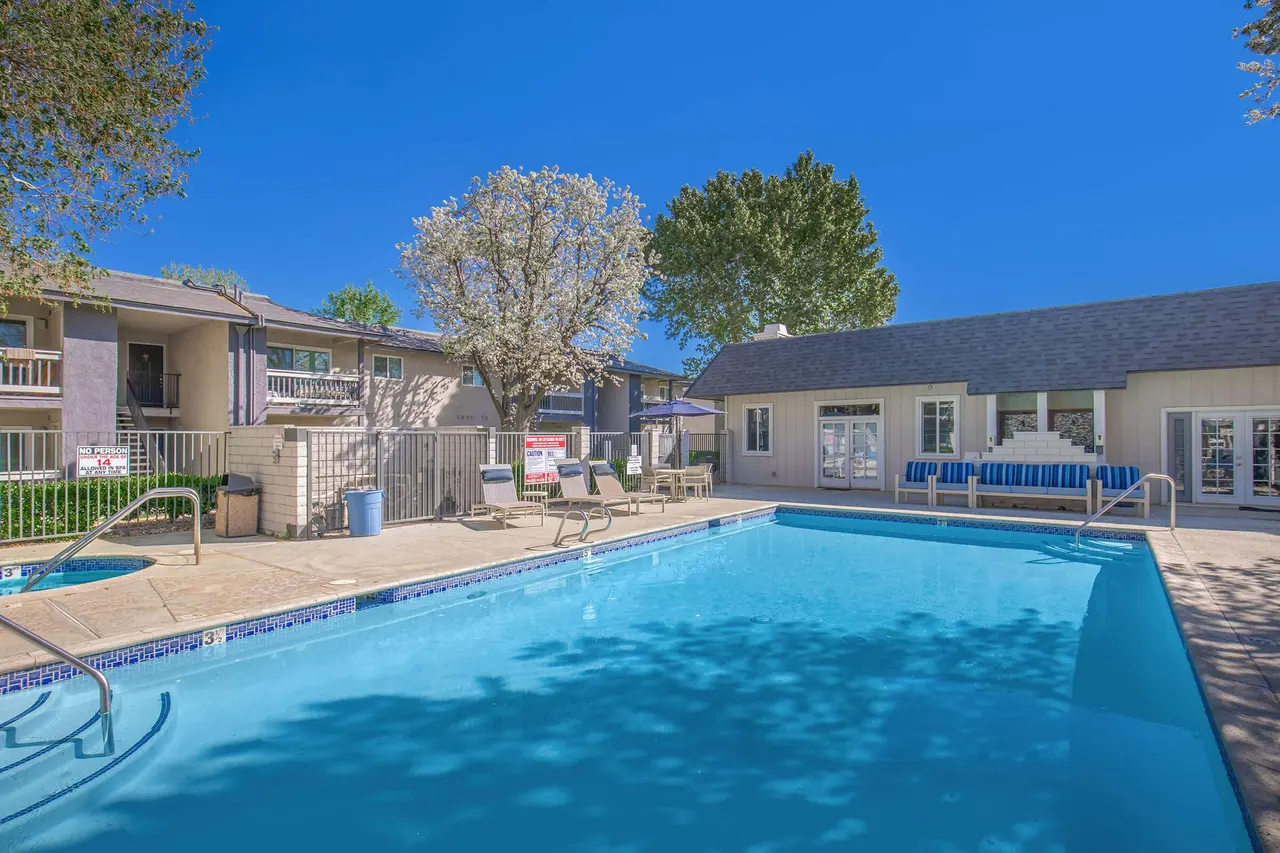 Montecito Apartments