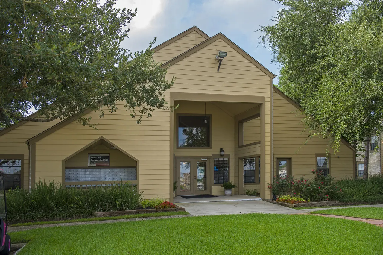 Huntcliff Apartments