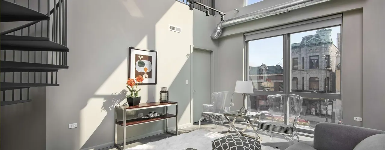 1241 N Milwaukee Apartments
